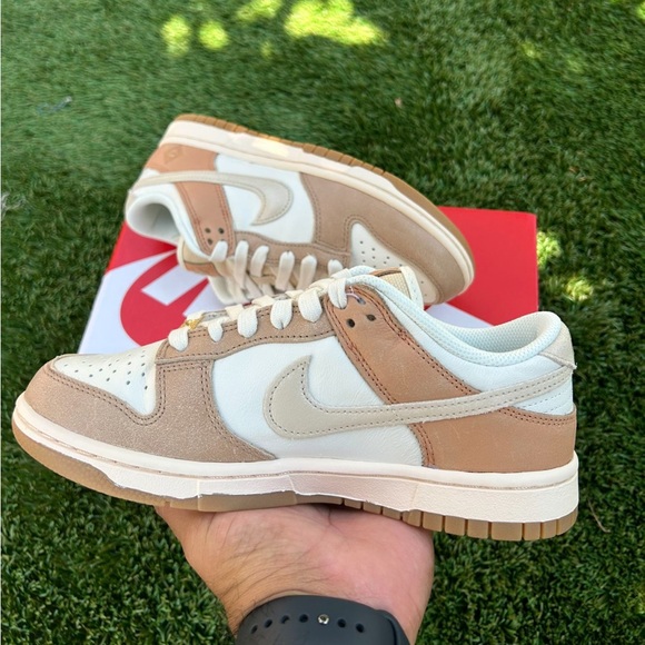 Nike Dunk Low “Australia” Size 10 Women’s / 8.5 Men - Picture 4 of 12